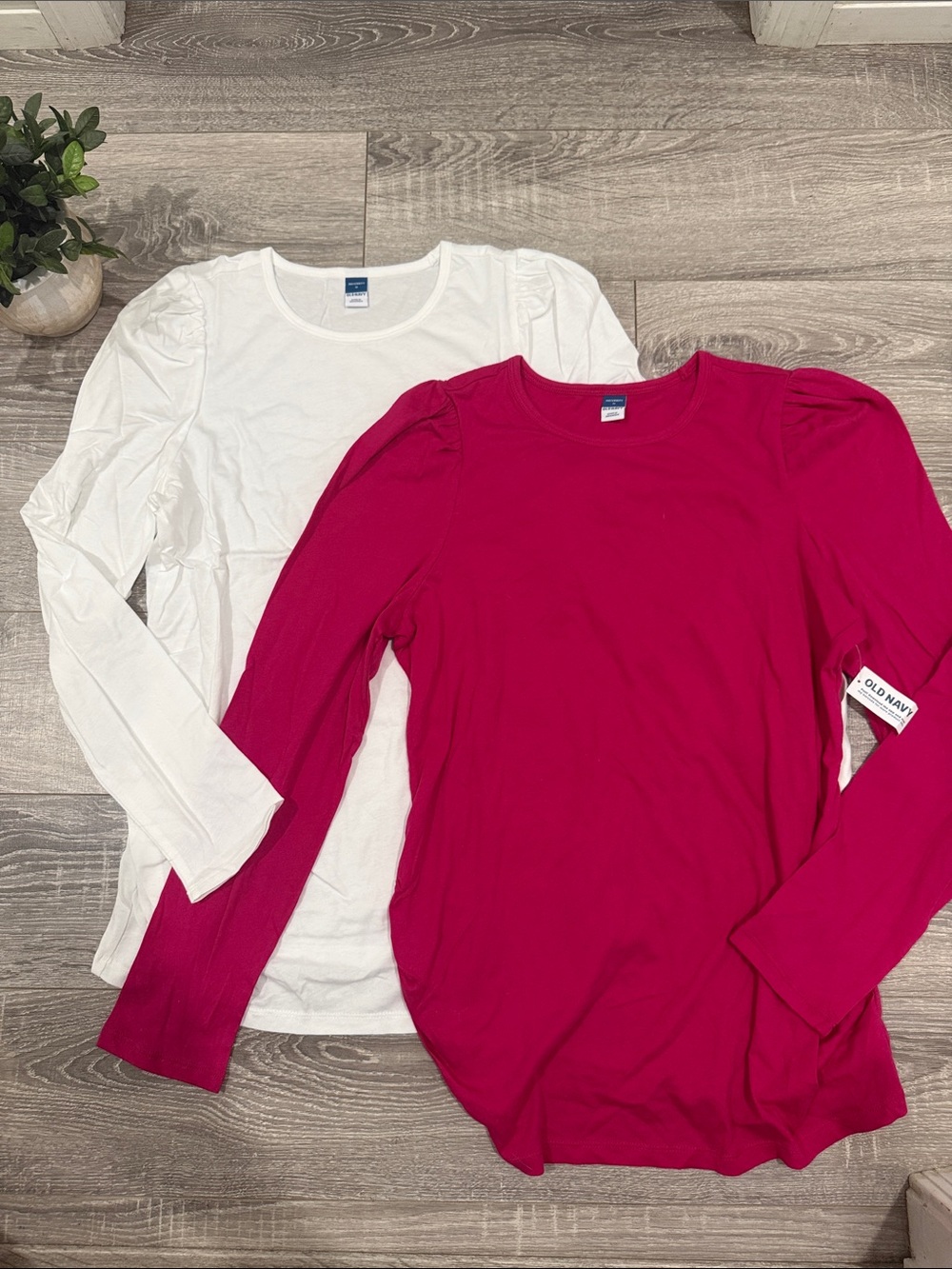 Old Navy Maternity Women's Long Sleeve Puff Shoulder Tops - White and Fuchsia